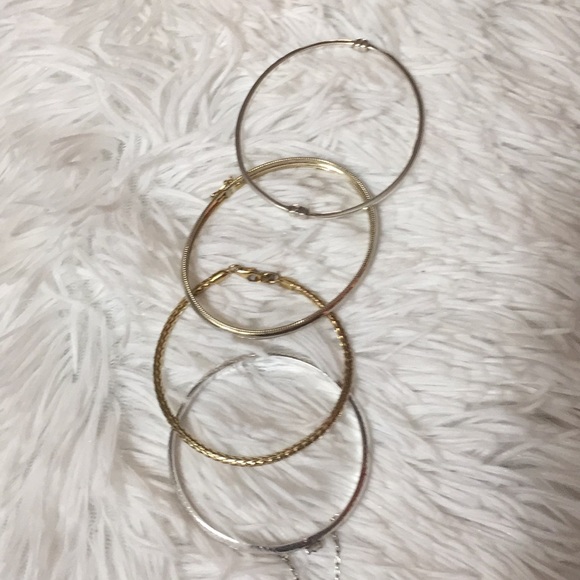 Bracelets - Picture 1 of 4